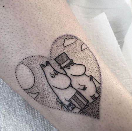 手臂河马爱心纹身图片