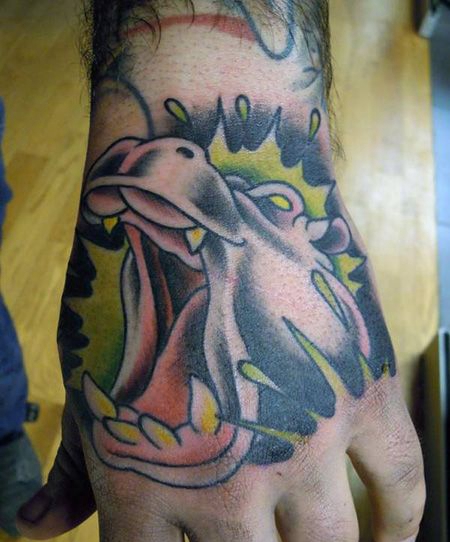 手背河马纹身图片