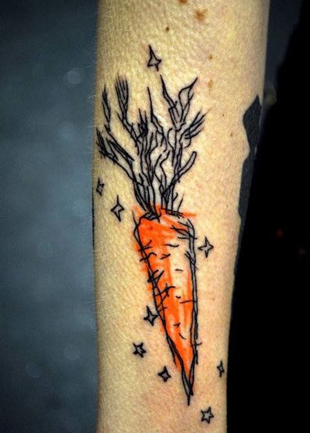 手臂创意胡萝卜纹身图片
