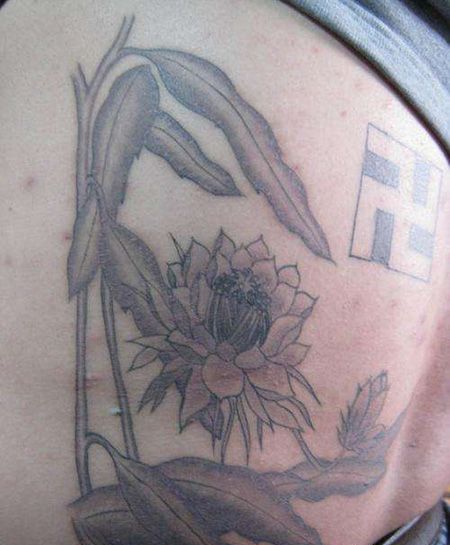 腰部昙花纹身图片
