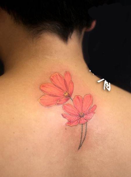 颈部格桑花纹身图片