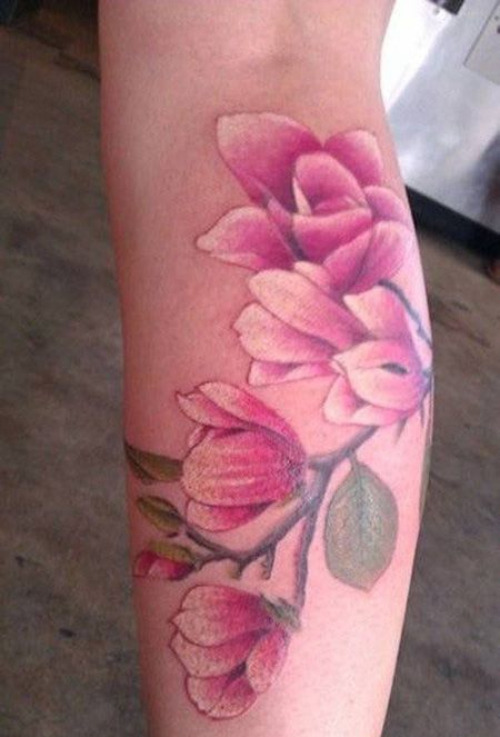 小腿粉色玉兰花纹身图片
