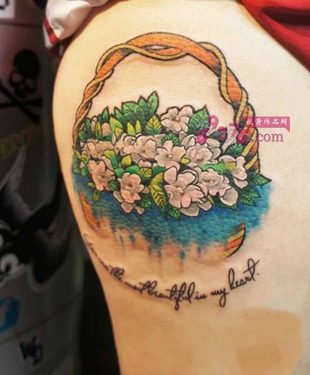 大臂栀子花纹身图片