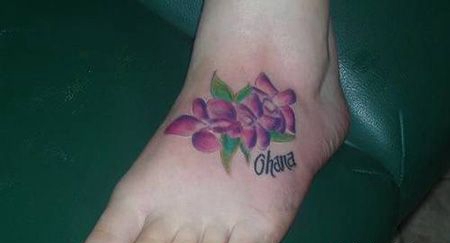 脚背紫罗兰纹身图片