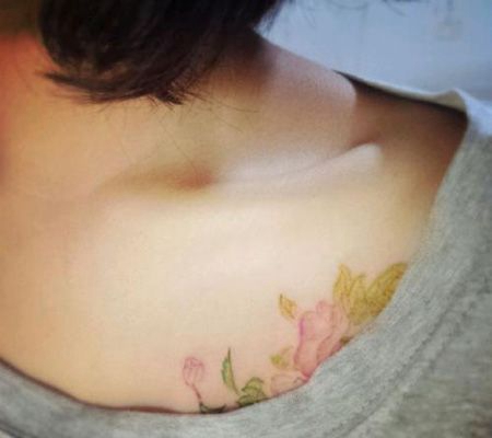 锁骨海棠花纹身图片