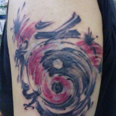 大臂创意八卦道字纹身图案