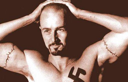 罪犯胸前纳粹符号纹身图案