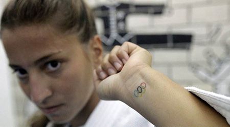 女运动员手腕五环纹身图案