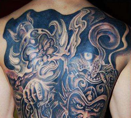 背部个性的哼哈二将纹身图片