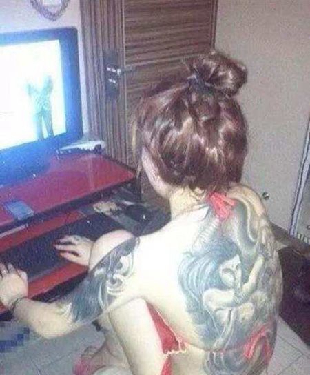 女生满背大地之母纹身图案