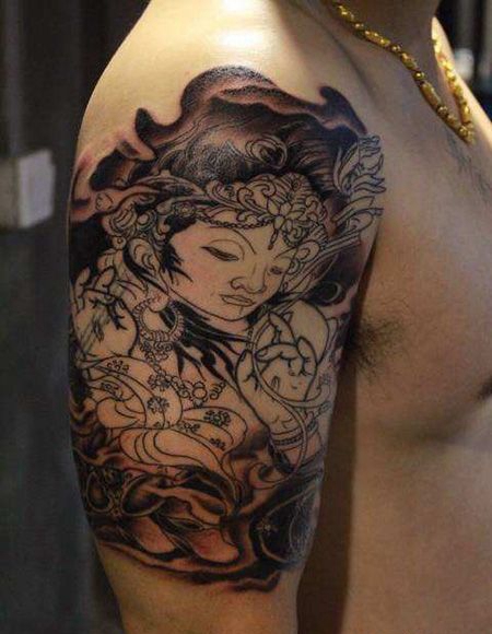 大臂黑灰度母纹身图案