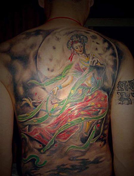 满背彩色嫦娥纹身图案