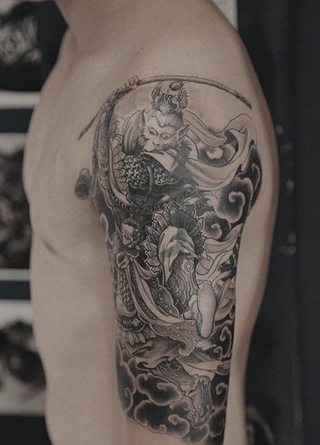 大臂精美的孙悟空纹身图案