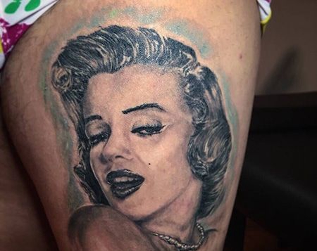 大腿玛丽莲梦露纹身图片