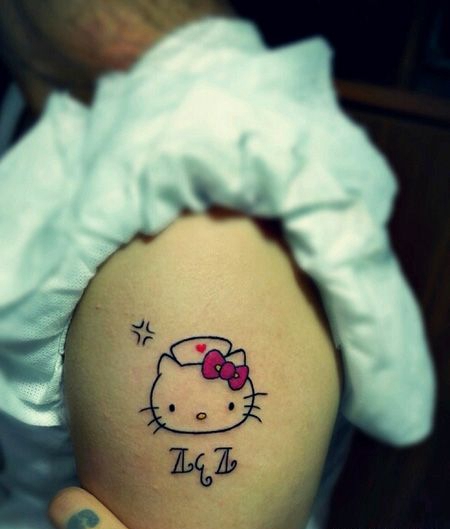 大臂hellokitty纹身图案