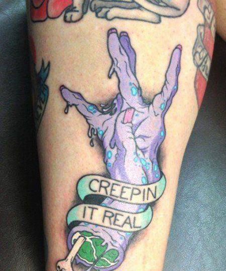 小腿紫色鬼手纹身图案