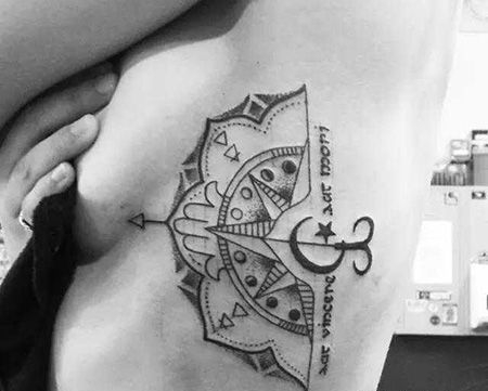 女生侧胸白羊座弓箭纹身图案