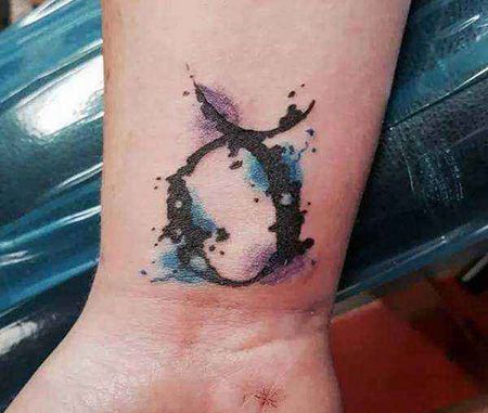 手腕泼墨金牛座纹身图案