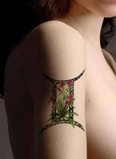 女生大臂双子座纹身图案