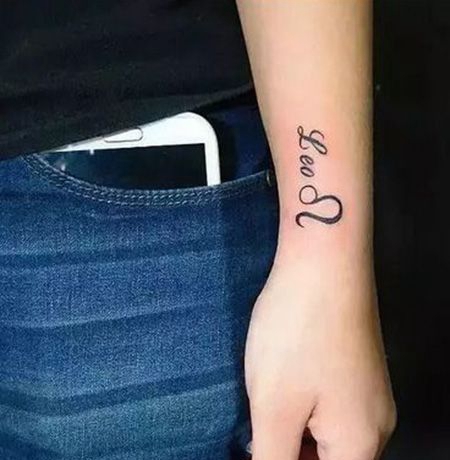 手腕狮子座纹身图案