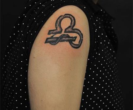 大臂创意天秤座纹身图案