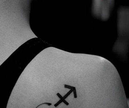 肩部射手座英文纹身图案
