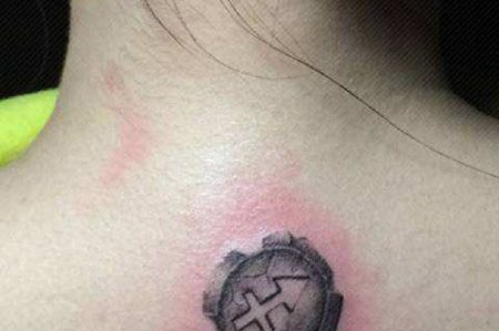 颈部射手座纹身图案