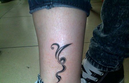 脚踝摩羯座纹身图案