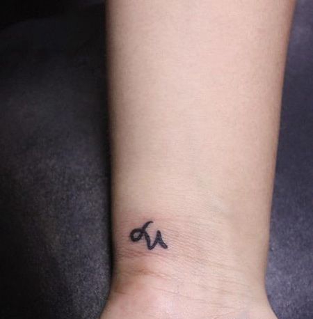 手腕摩羯座纹身图案