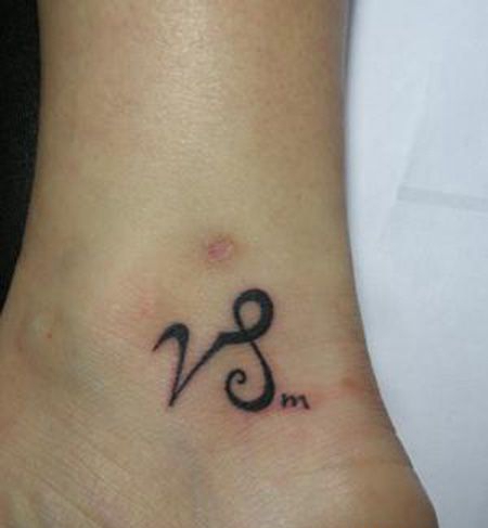 脚踝摩羯座标志纹身图案