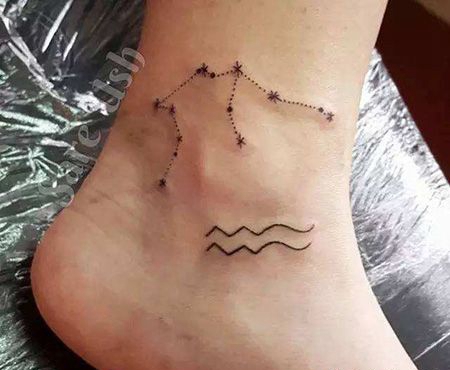 脚踝水瓶座纹身图案