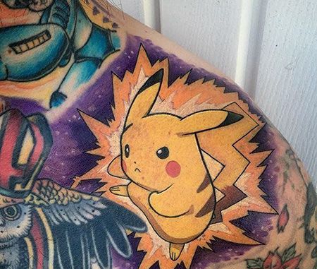 肩部皮卡丘纹身图案