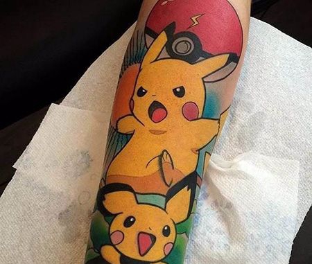 手臂两只皮卡丘纹身图案