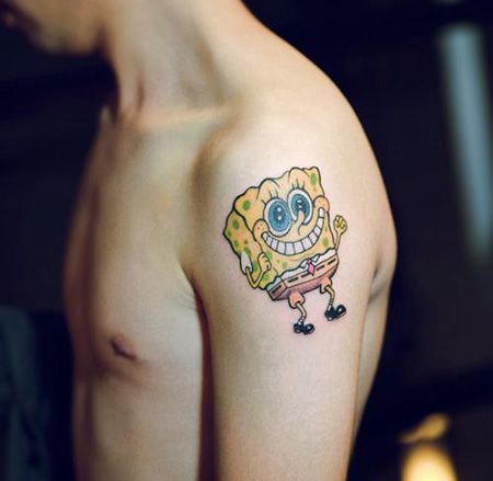 男士大臂海绵宝宝纹身图案