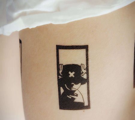 大腿性感的乔巴纹身图案