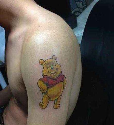 大臂小熊维尼纹身图案