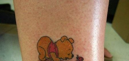 脚踝维尼熊纹身图案