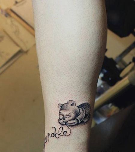 小腿小熊维尼纹身图案