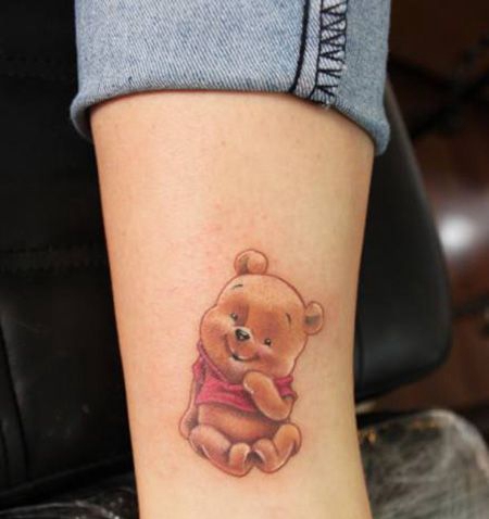 小腿维尼熊纹身图案