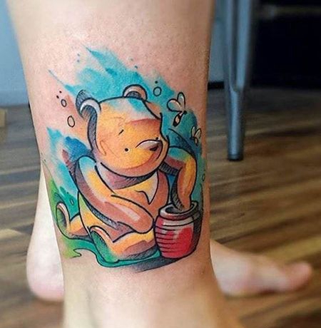 脚踝维尼熊纹身图片