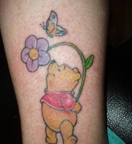 小腿维尼熊和蝴蝶纹身图片