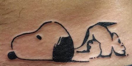 腰部史努比纹身图案