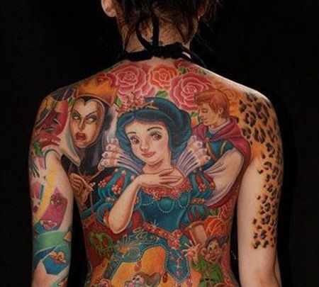 满背白雪公主纹身图案