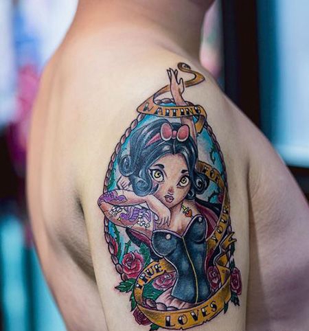 大臂白雪公主纹身图案