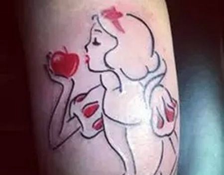 小腿线条白雪公主纹身图案