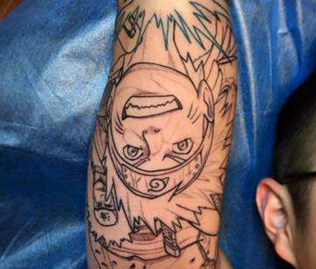 大臂内侧鸣人纹身图案