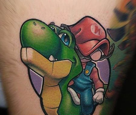 大腿马里奥纹身图片