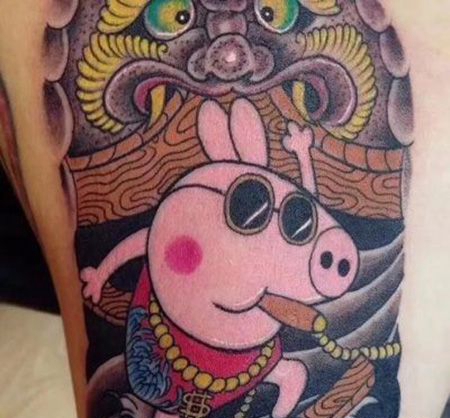 大腿个性的小猪佩奇纹身图案