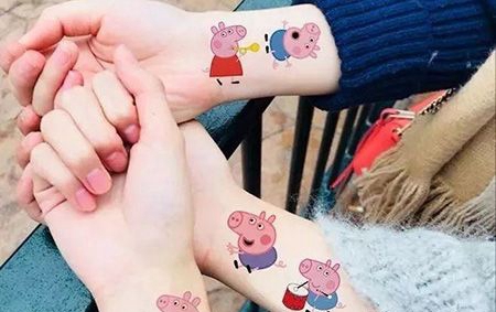 手腕社会人小猪佩奇纹身图片