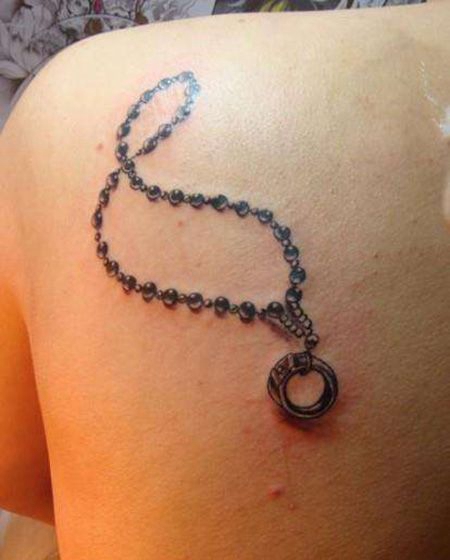 肩部戒指项链纹身图案